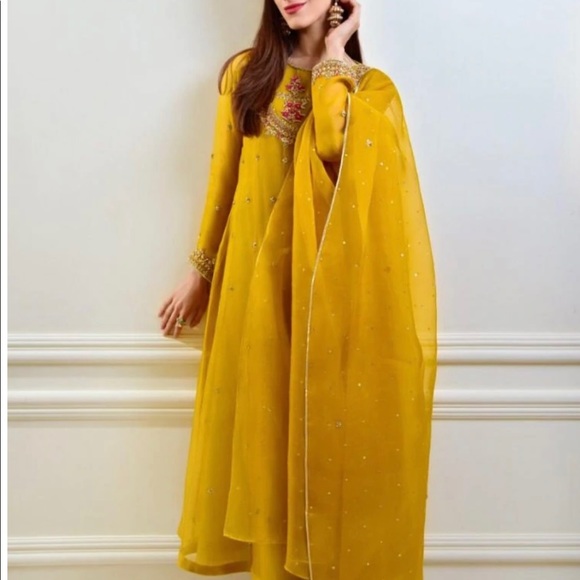 Agha Noor bridal dress Pakistani - Picture 3 of 9